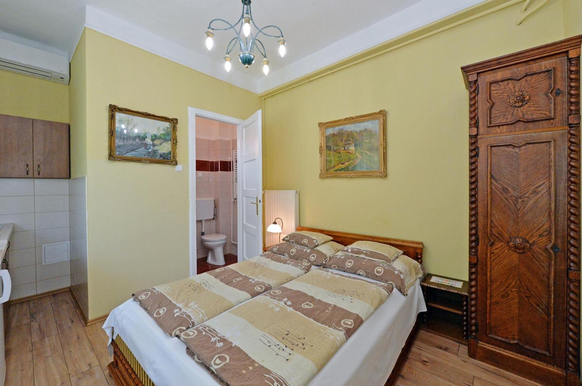 Villa Zsofia Balatonfured Room photo